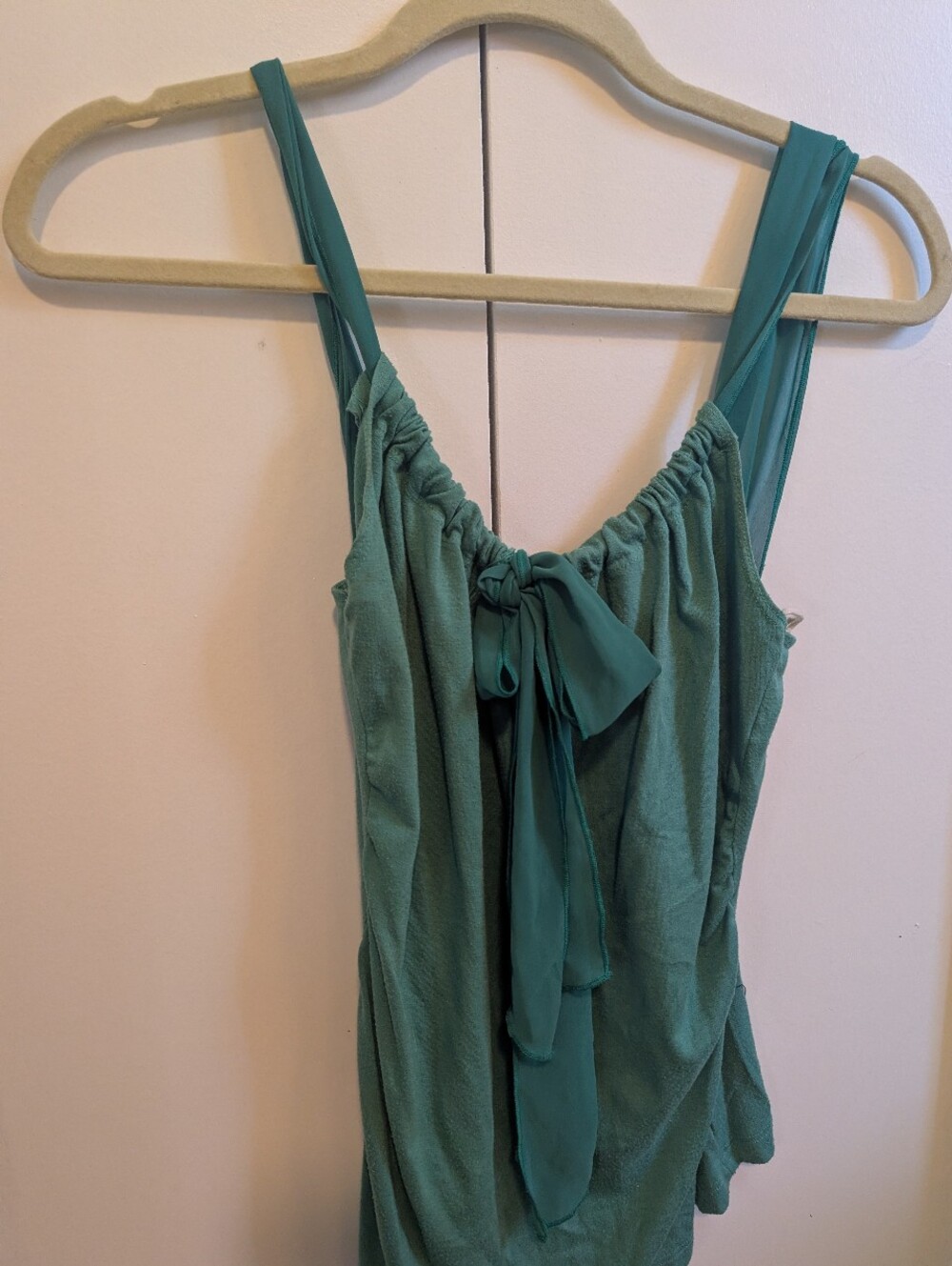 Cute green adjustable bow tank